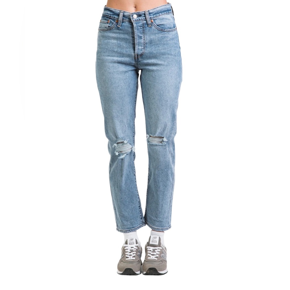 Levi’s Wedgie Straight Leg Ripped Knee High Waisted 32